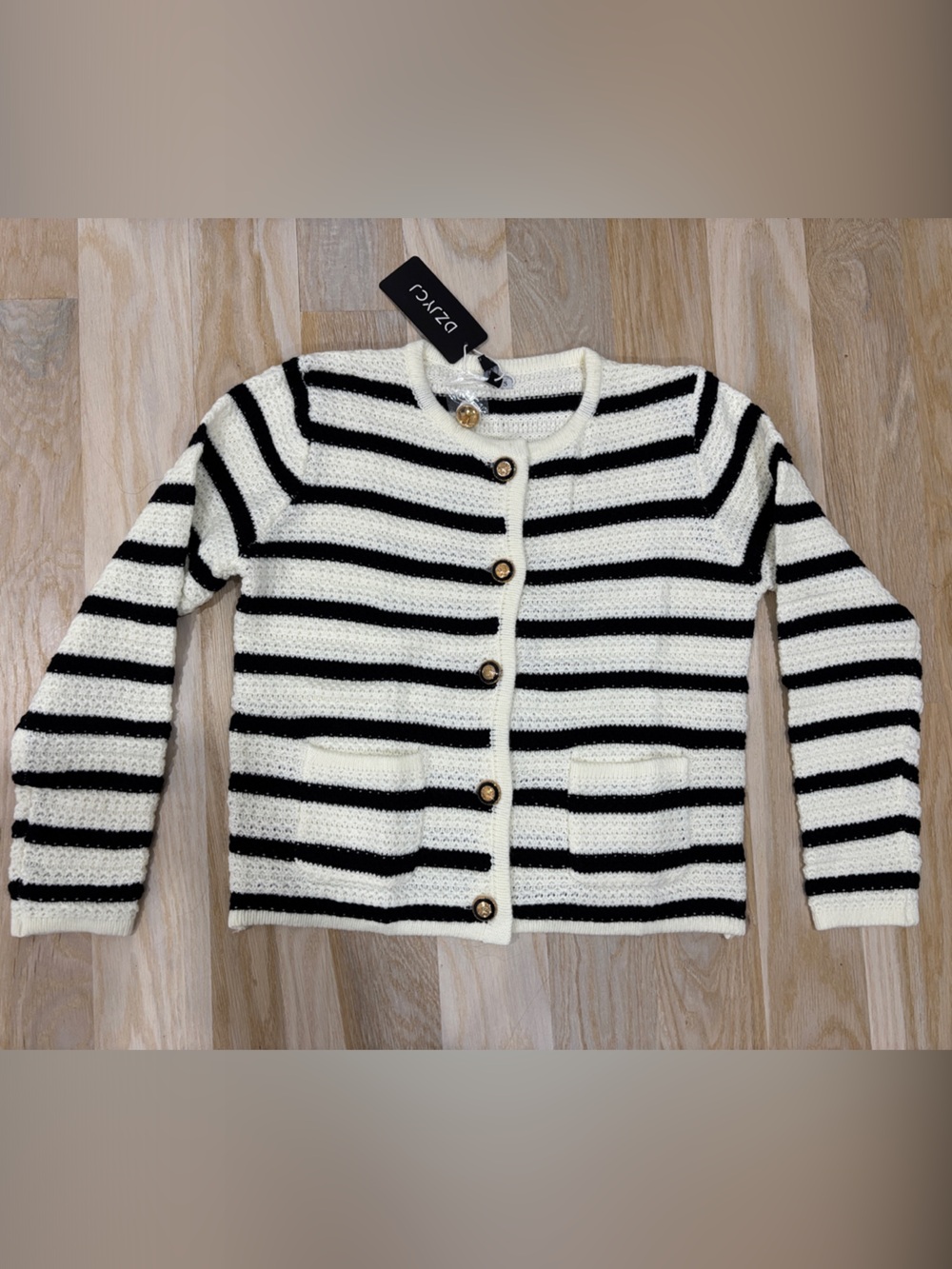 DZJYCJ Black & White Striped Knit Cardigan SIZE Medium